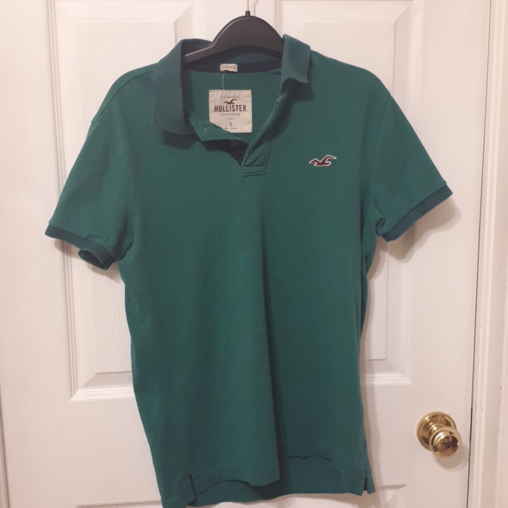 Hollister. Men's small.
